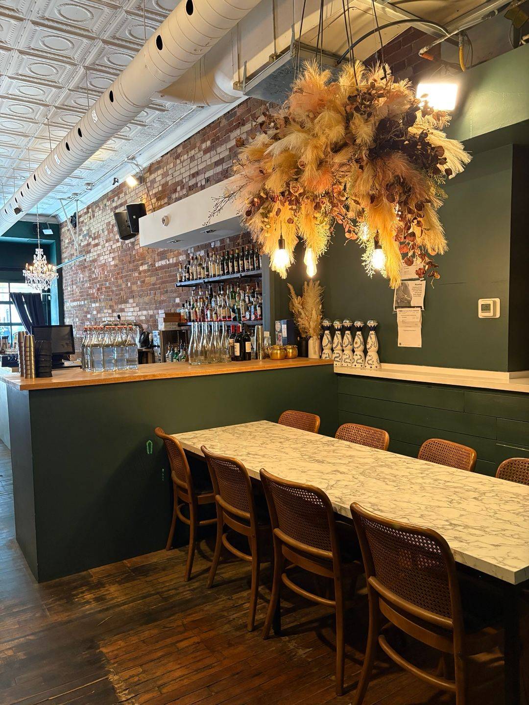 Toronto C01, ON M5V 2B3,490 Queen ST W