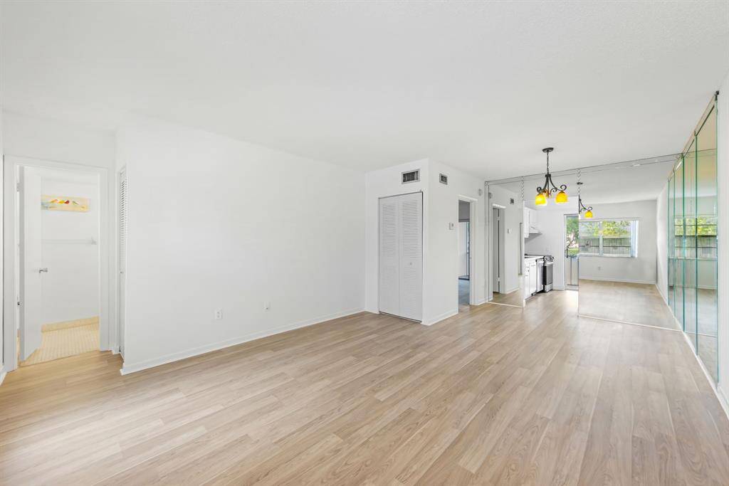 Margate, FL 33063,7360 NW 1st St #205