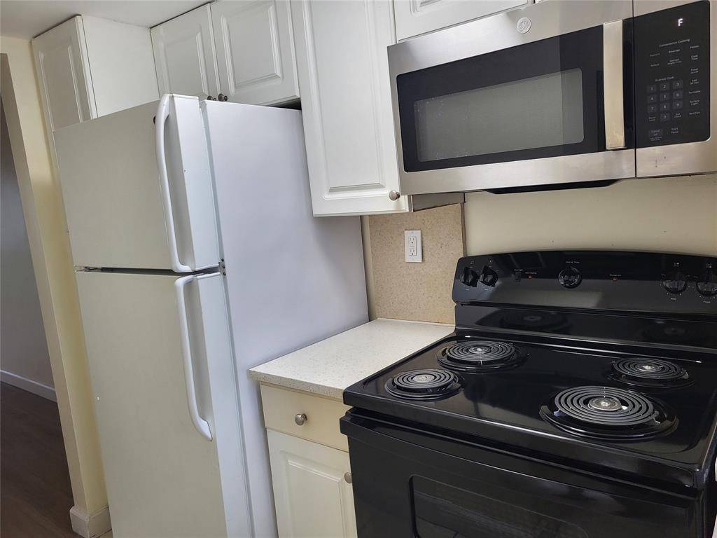 West Palm Beach, FL 33403,1501 Crescent Cir #B12