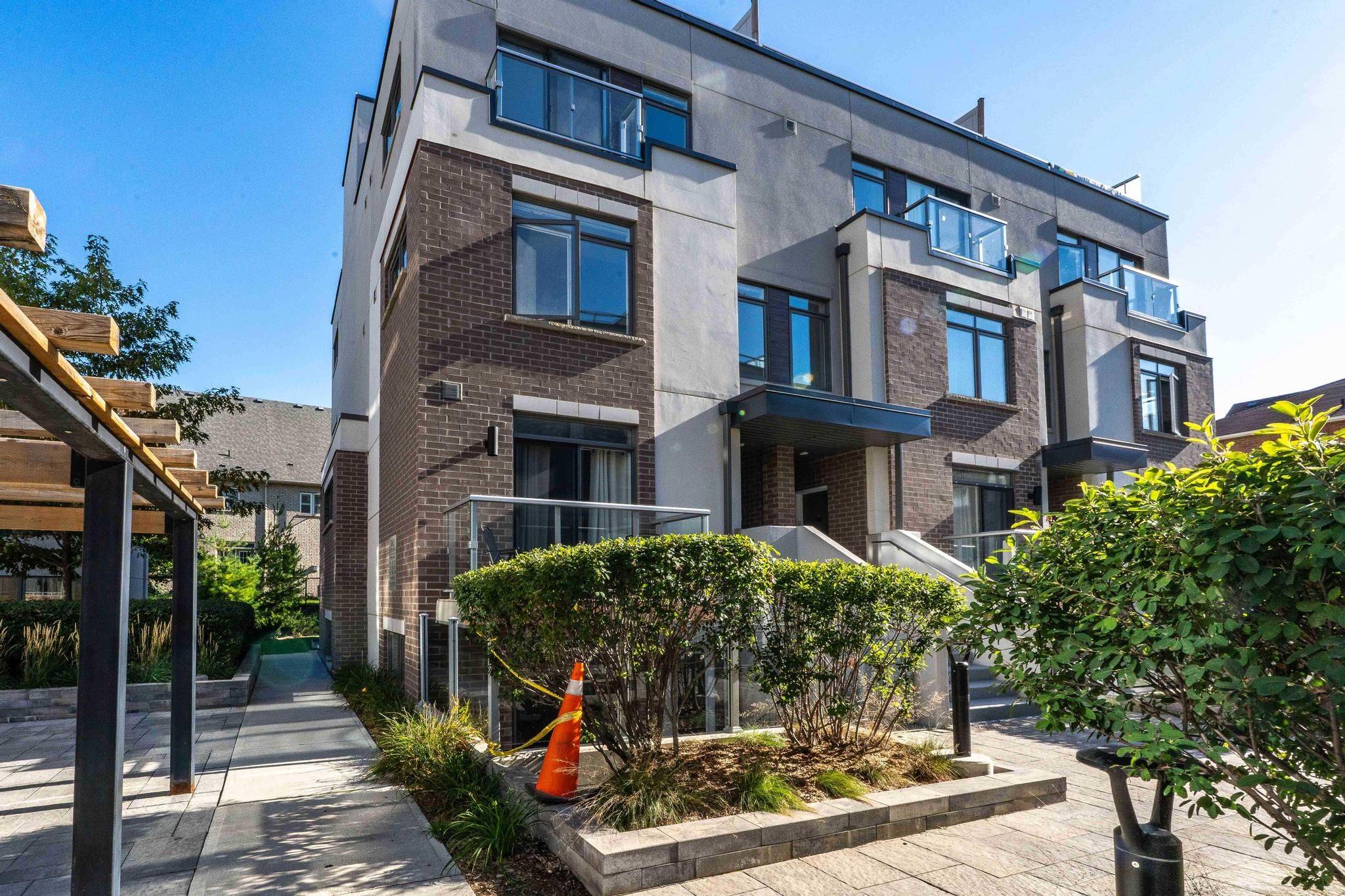 Oakville, ON L6M 1P8,3062 Sixth Line #342