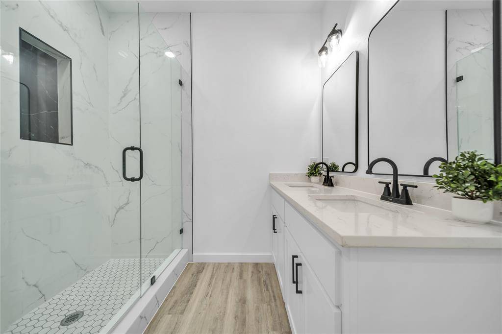 Terrell, TX 75160,702 W Rochester Street