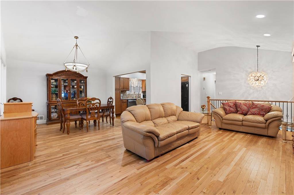 Staten  Island, NY 10309,20 Helene CT