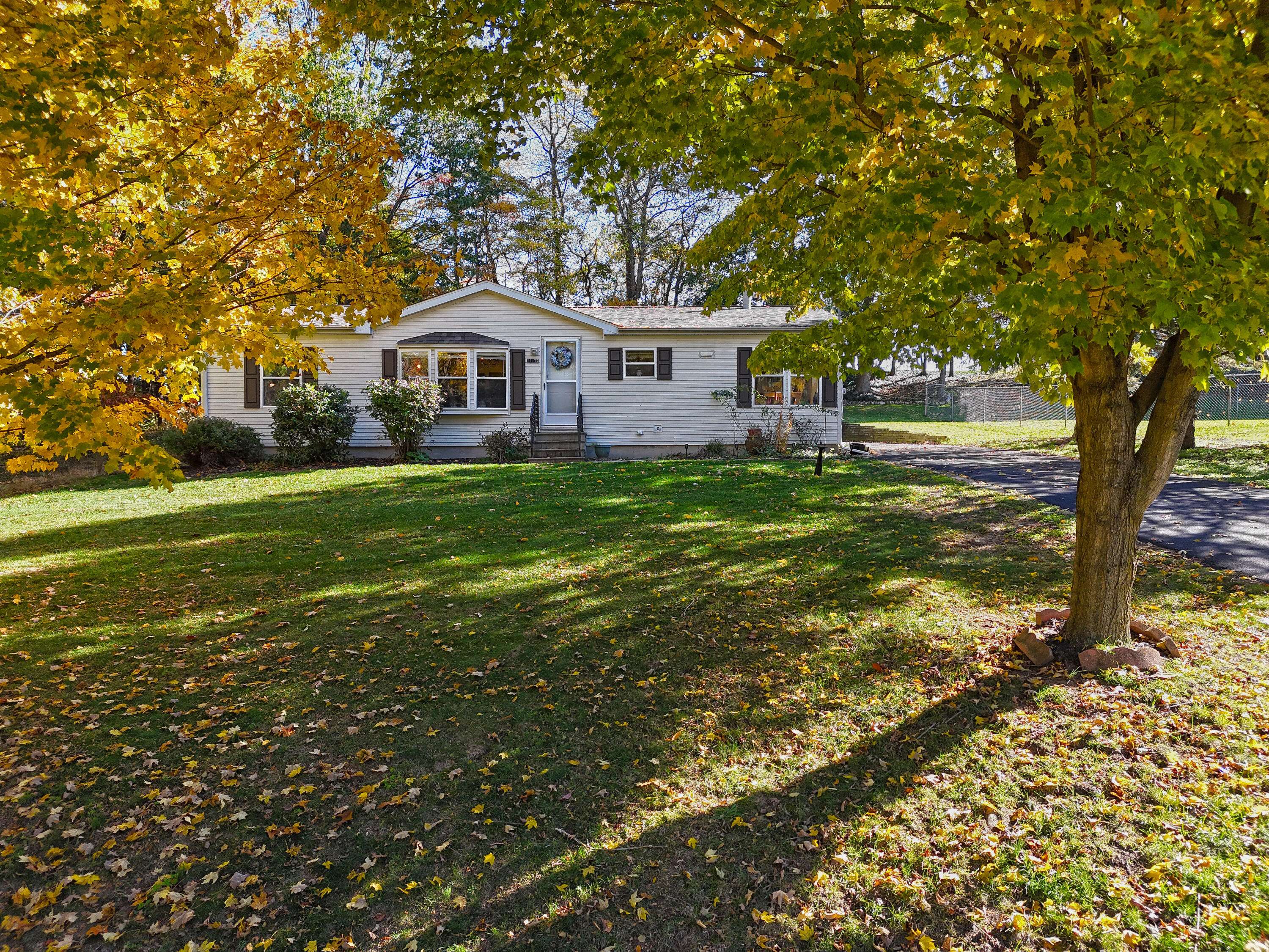 Benton Harbor, MI 49022,91177 Pitcher DR