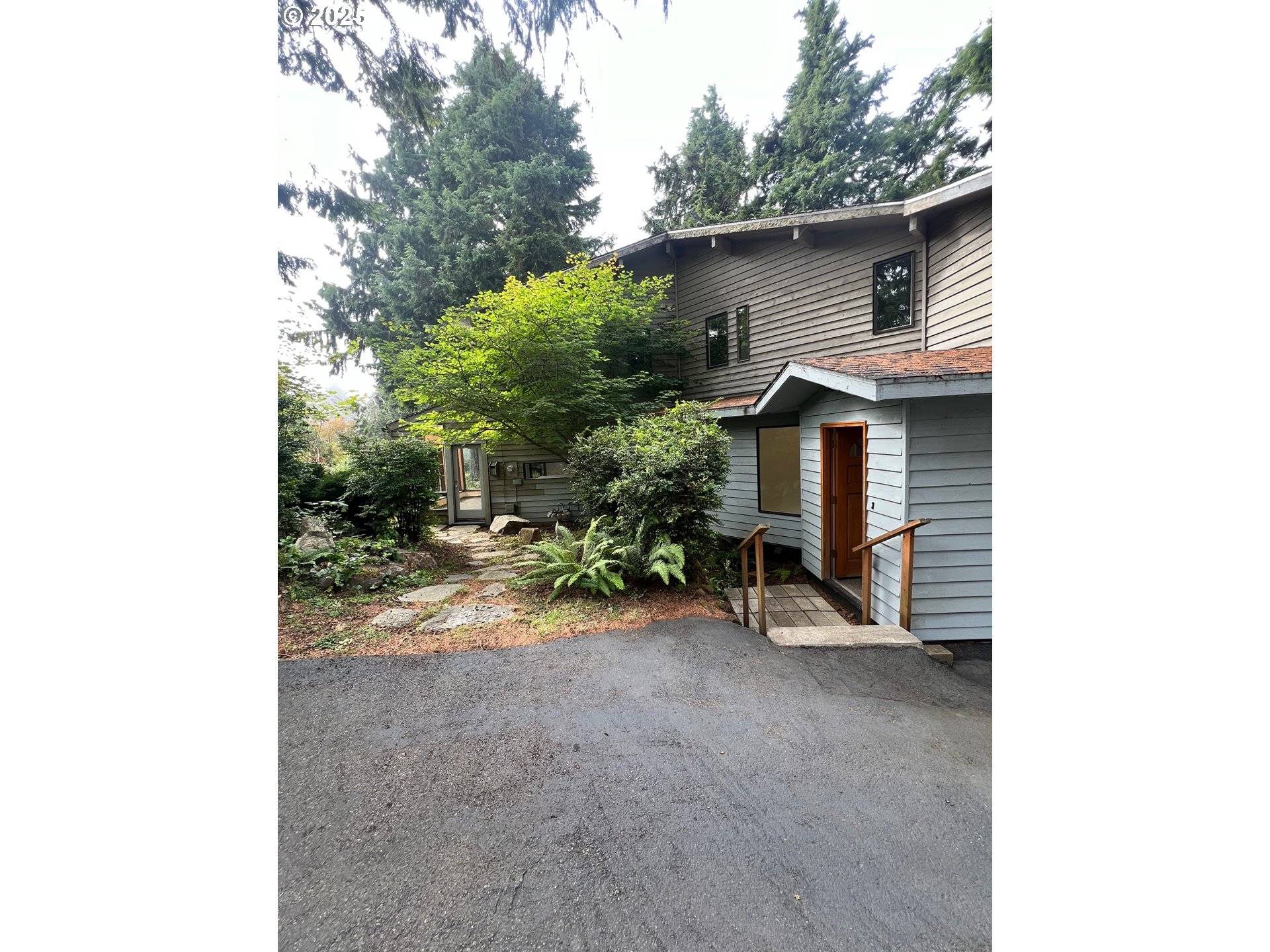 Gleneden Beach, OR 97388,527 EAGLES NEST LN