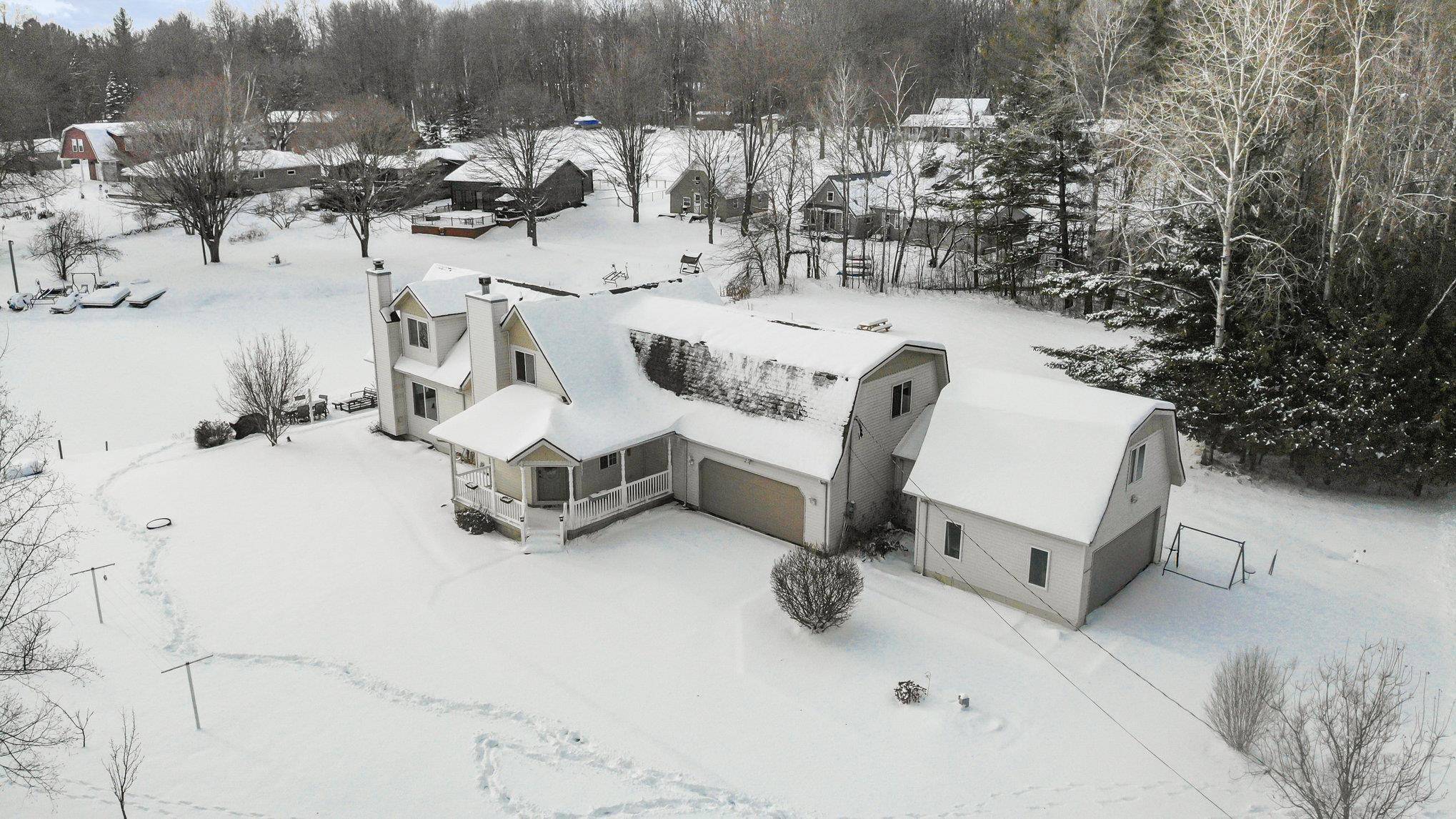 Farwell, MI 48622,7746 Five Lakes DR