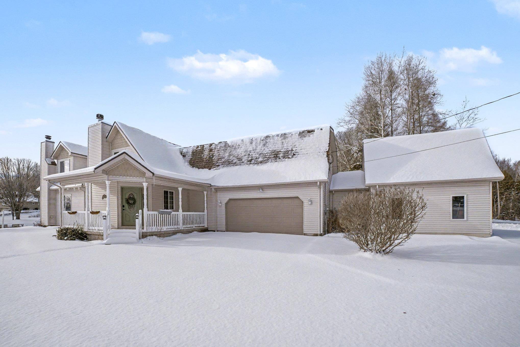 Farwell, MI 48622,7746 Five Lakes DR