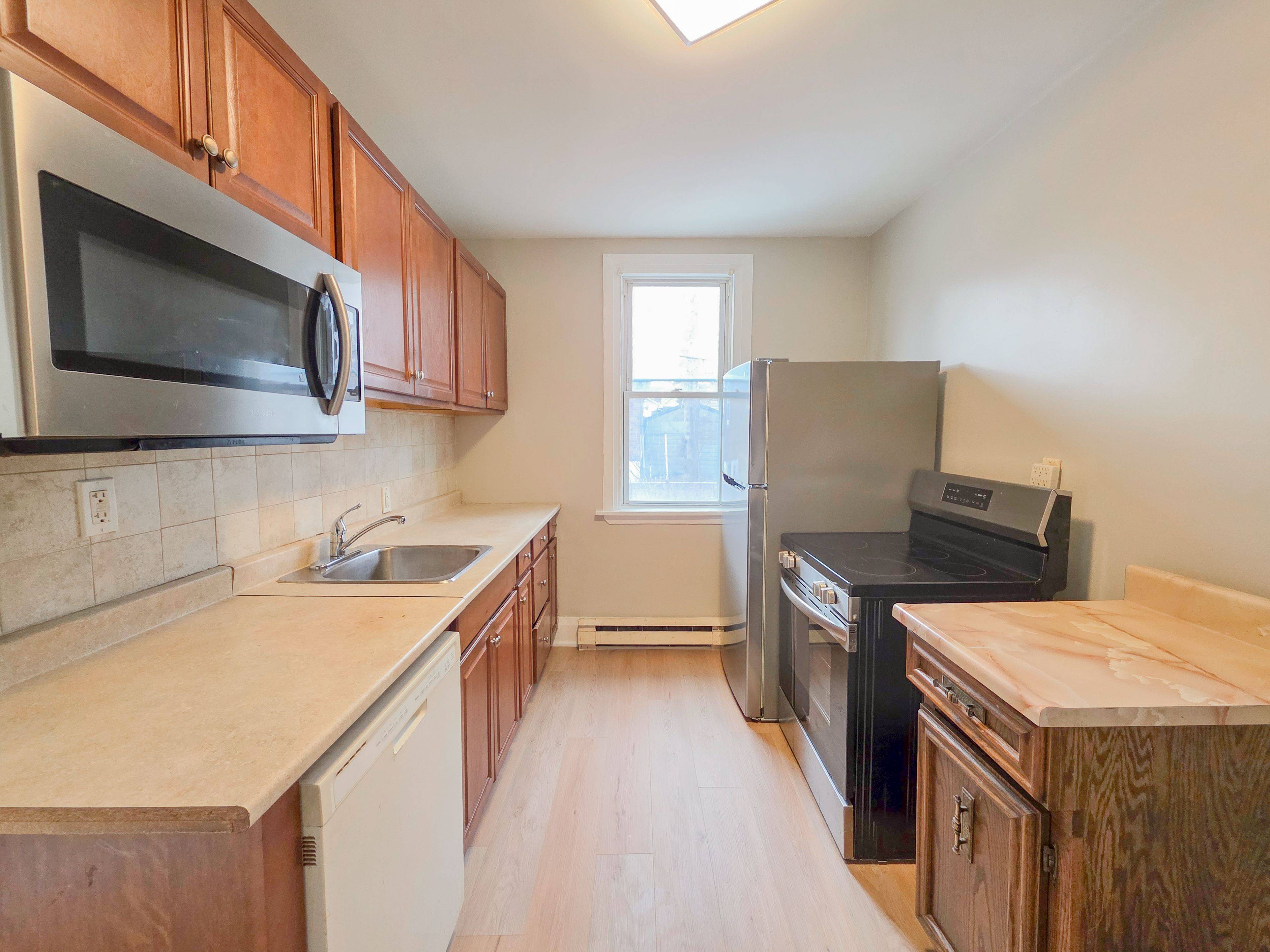 Oshawa, ON L1H 2N8,38 Olive AVE #Main