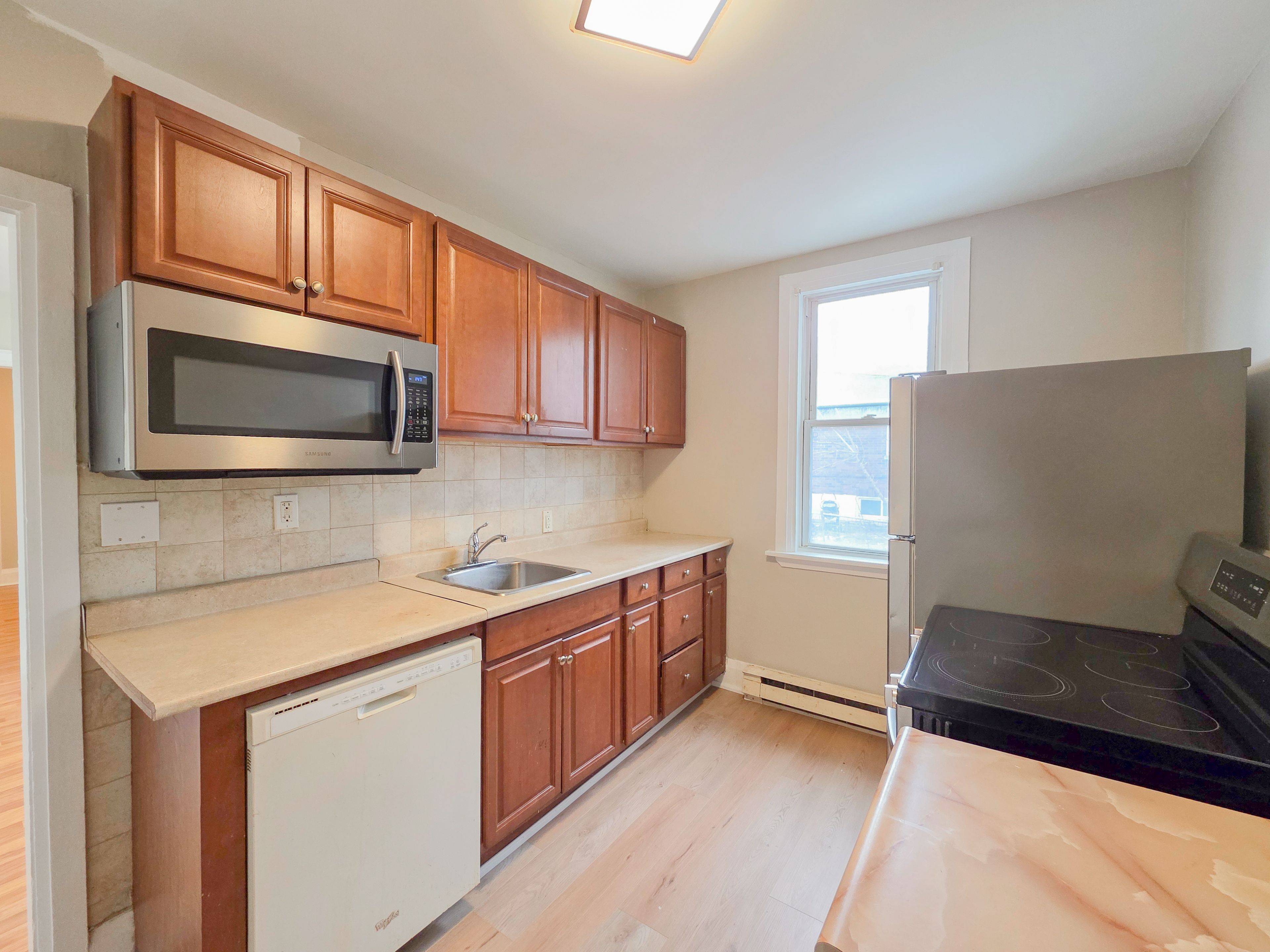 Oshawa, ON L1H 2N8,38 Olive AVE #Main