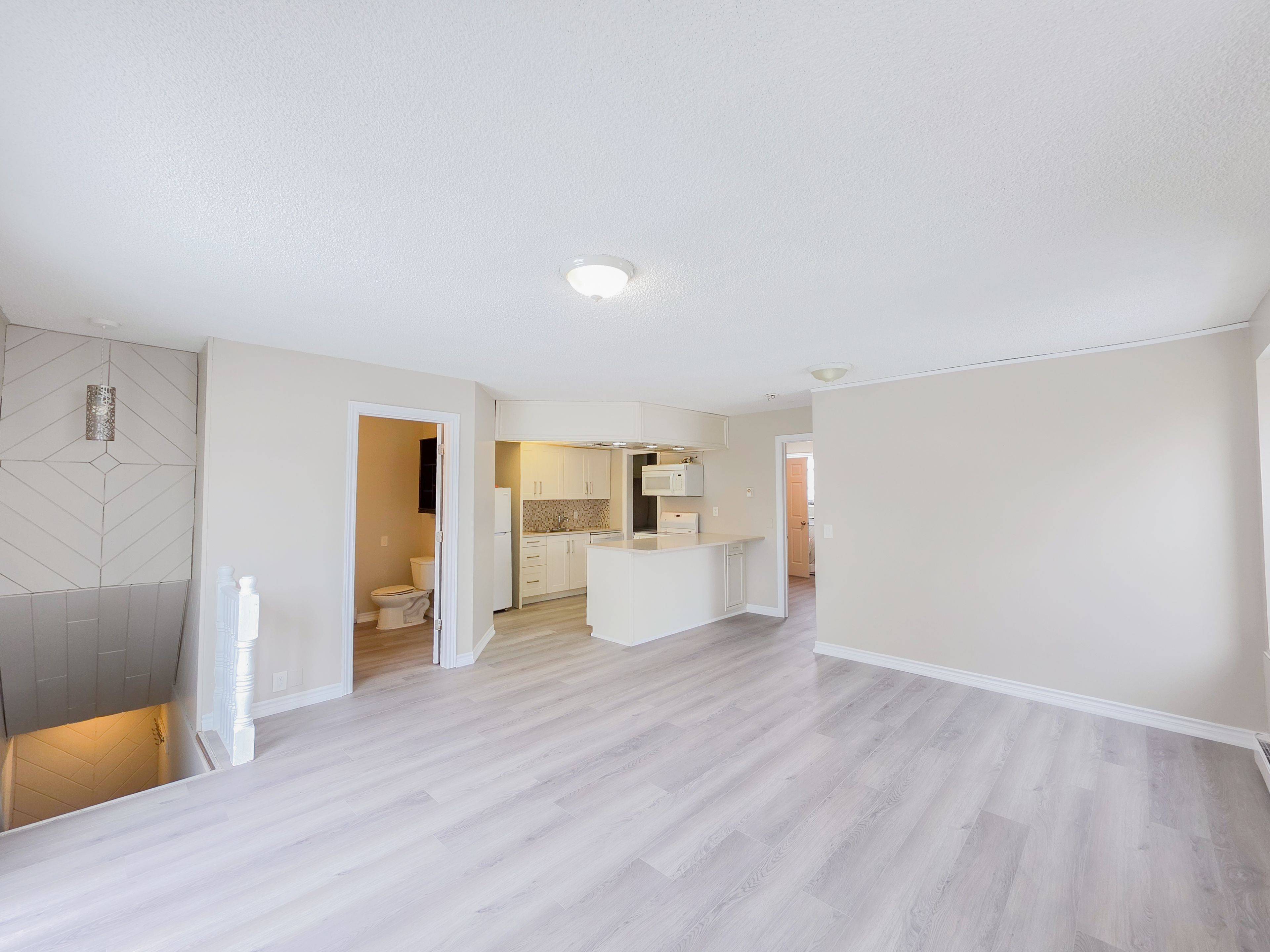 Oshawa, ON L1H 2N8,38 Olive AVE #Upper