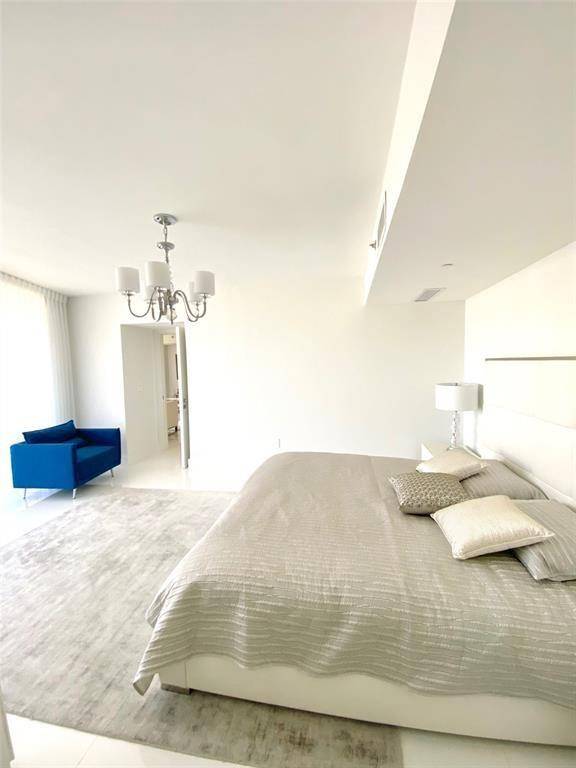 Sunny Isles Beach, FL 33160,17201 Collins Ave #1006