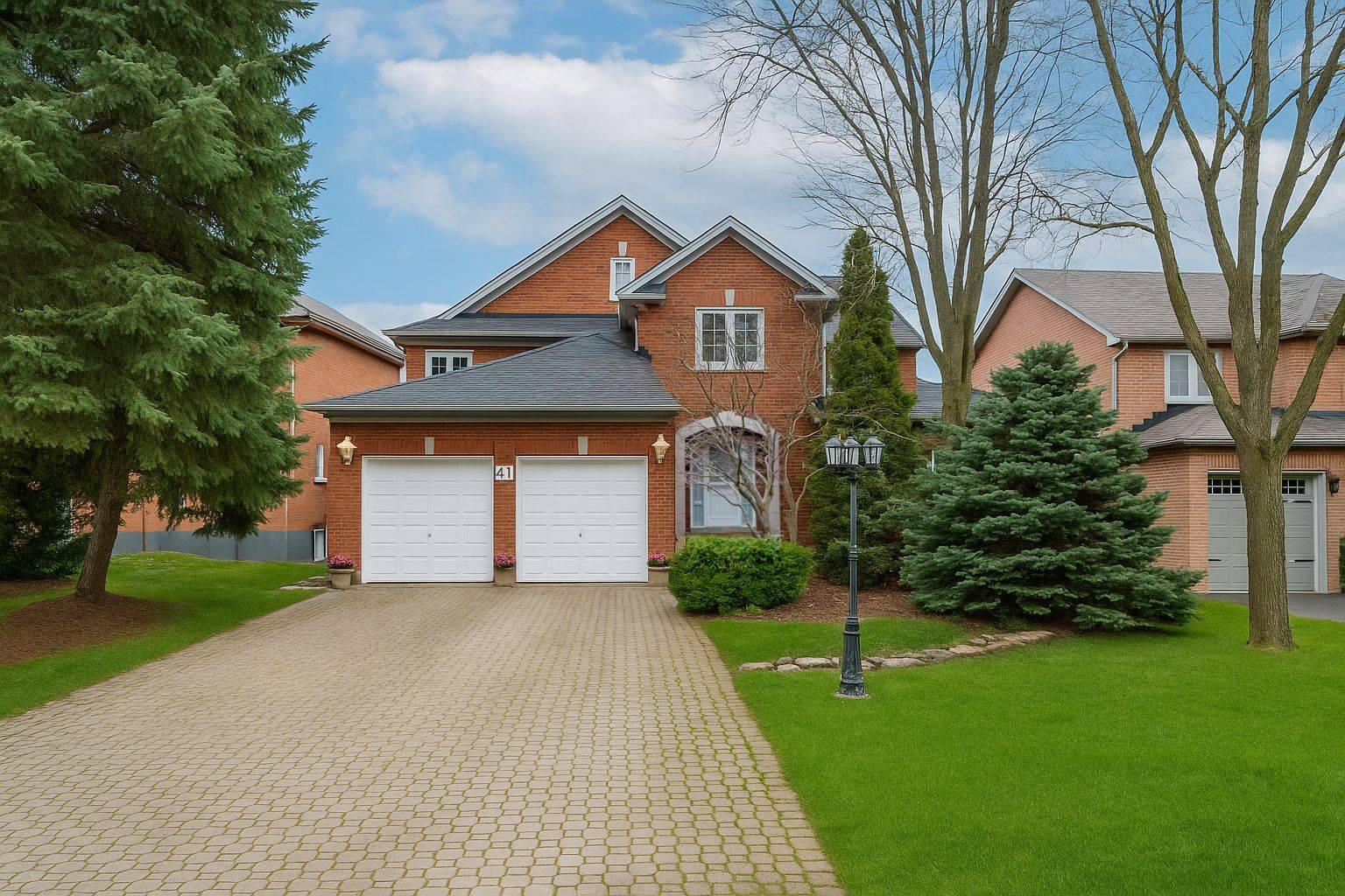 Richmond Hill, ON L4B 2S6,41 Montclair RD