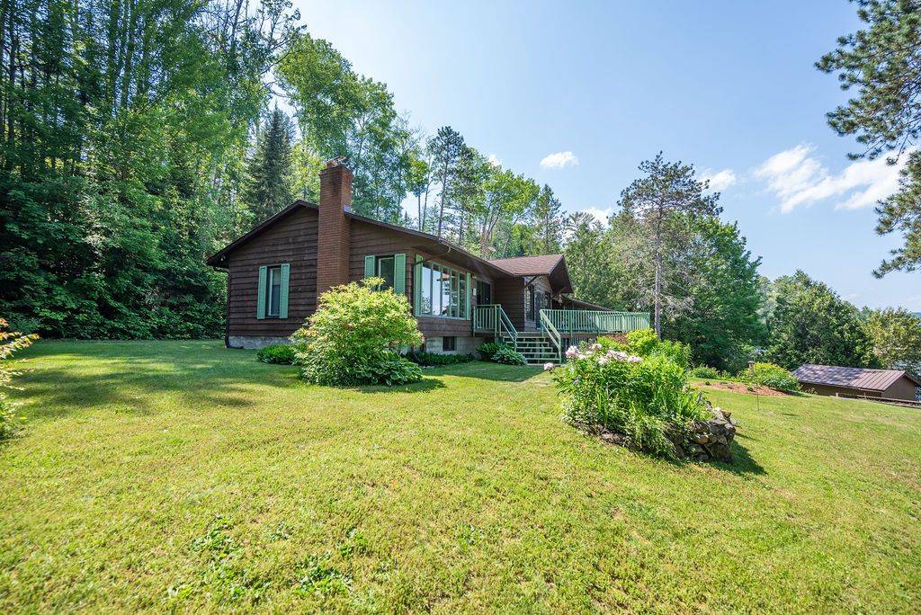 Deep River, ON K0J 1P0,581 Rocky Point LN