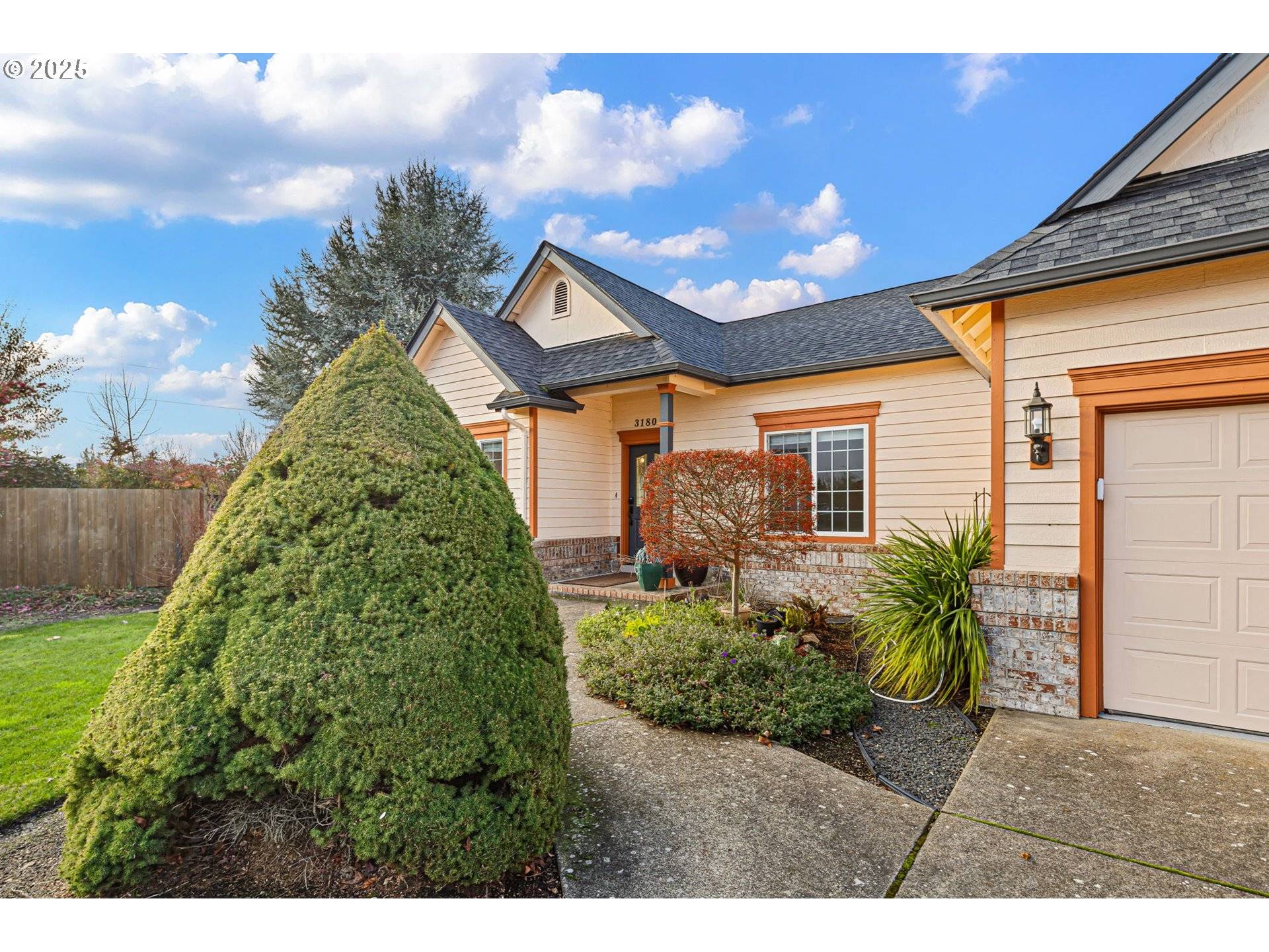 Eugene, OR 97404,3180 DUCK HORN DR