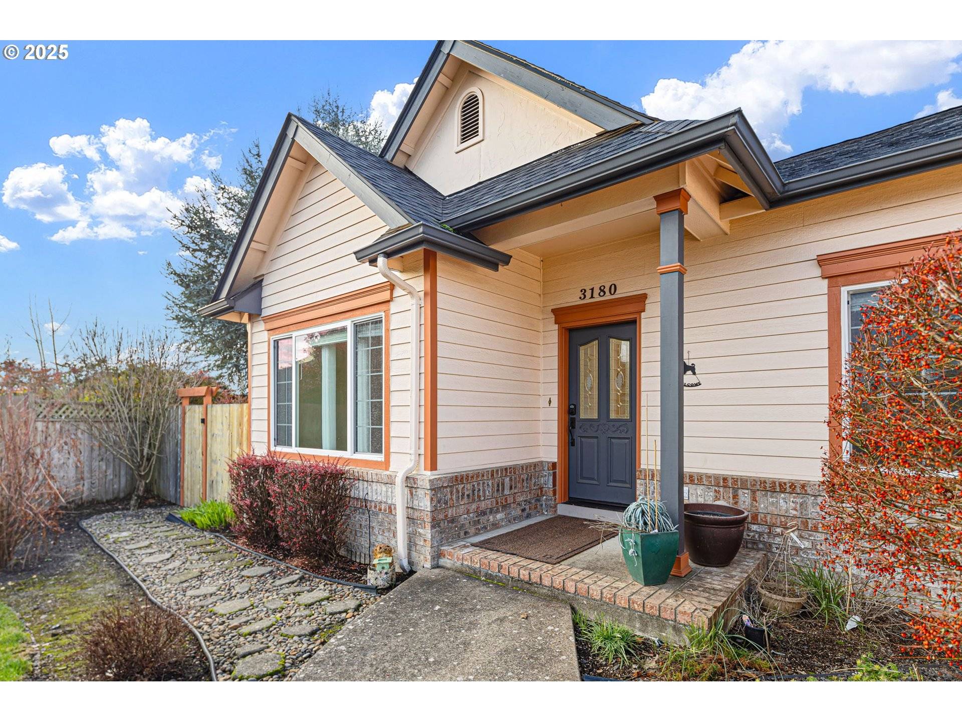 Eugene, OR 97404,3180 DUCK HORN DR