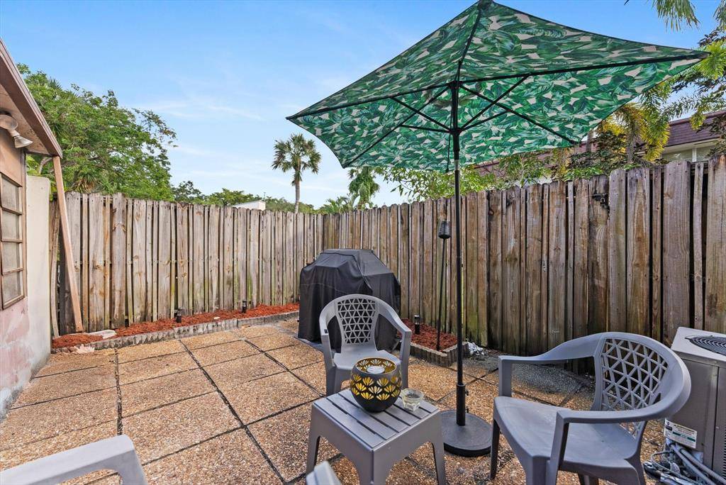 Hollywood, FL 33021,3320 Simms St #11C