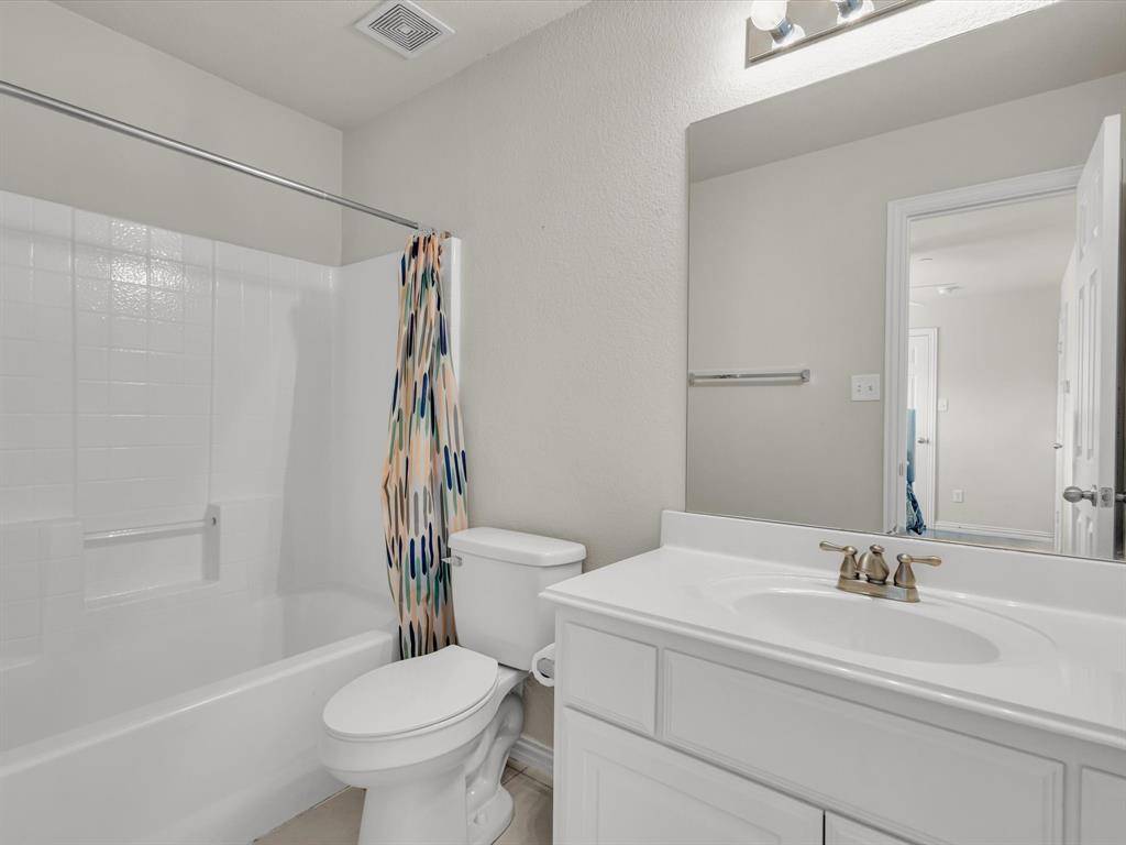 Lewisville, TX 75067,2700 Club Ridge Drive #34