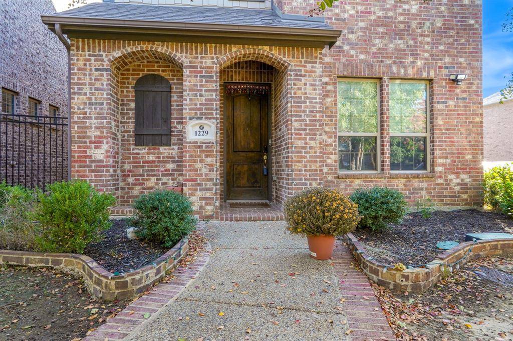 Arlington, TX 76005,1229 Harris Hawk Way