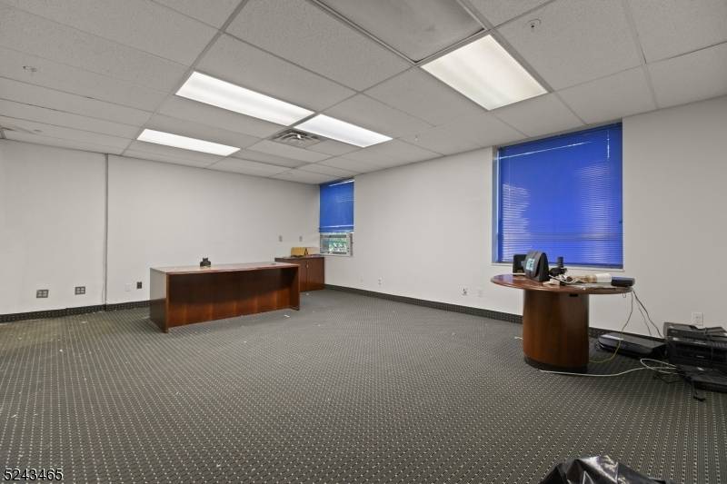 111 Galway Pl, Teaneck Twp., NJ 07666