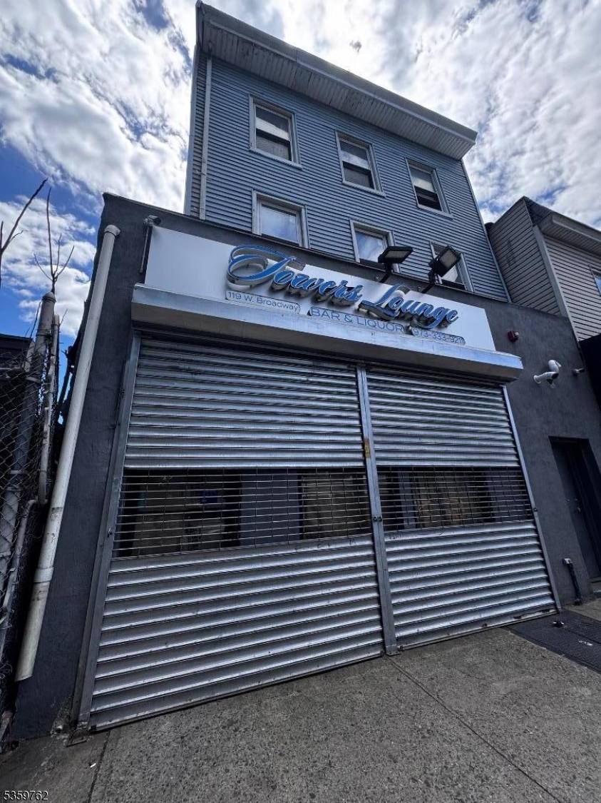 Paterson City, NJ 07522,119 W Broadway