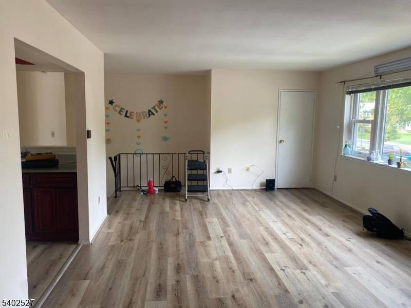 Edison Twp., NJ 08837,182 Evergreen Rd #1B