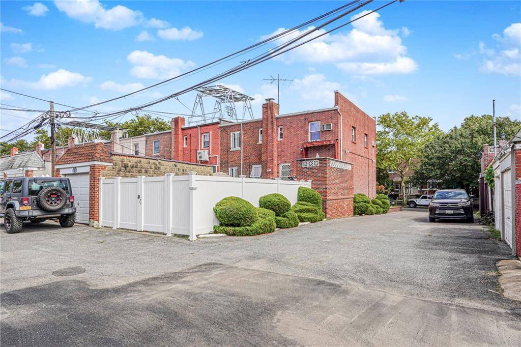 Brooklyn, NY 11214,326 Bay 14th ST