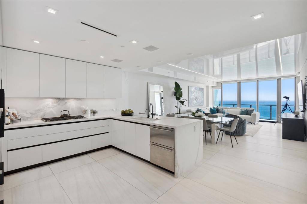 Pompano Beach, FL 33062,1116 N Ocean Blvd #1201