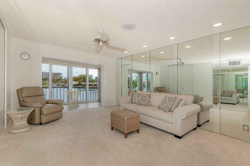 Fort Lauderdale, FL 33308,6529 Bay Club Dr #4