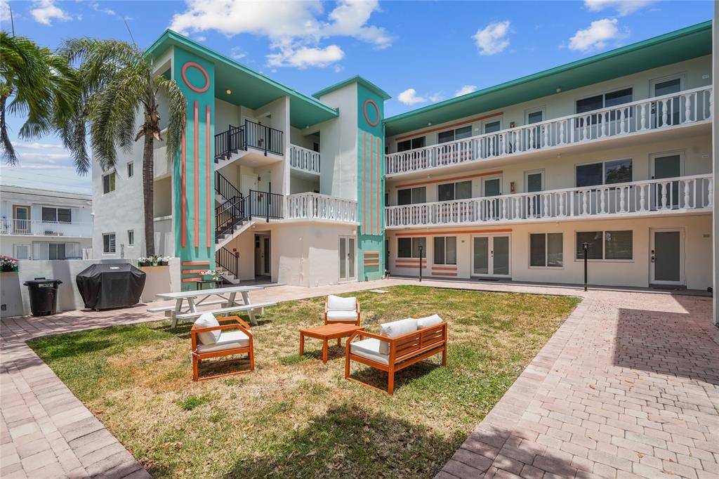 Hollywood, FL 33020,1857 Jefferson St #306