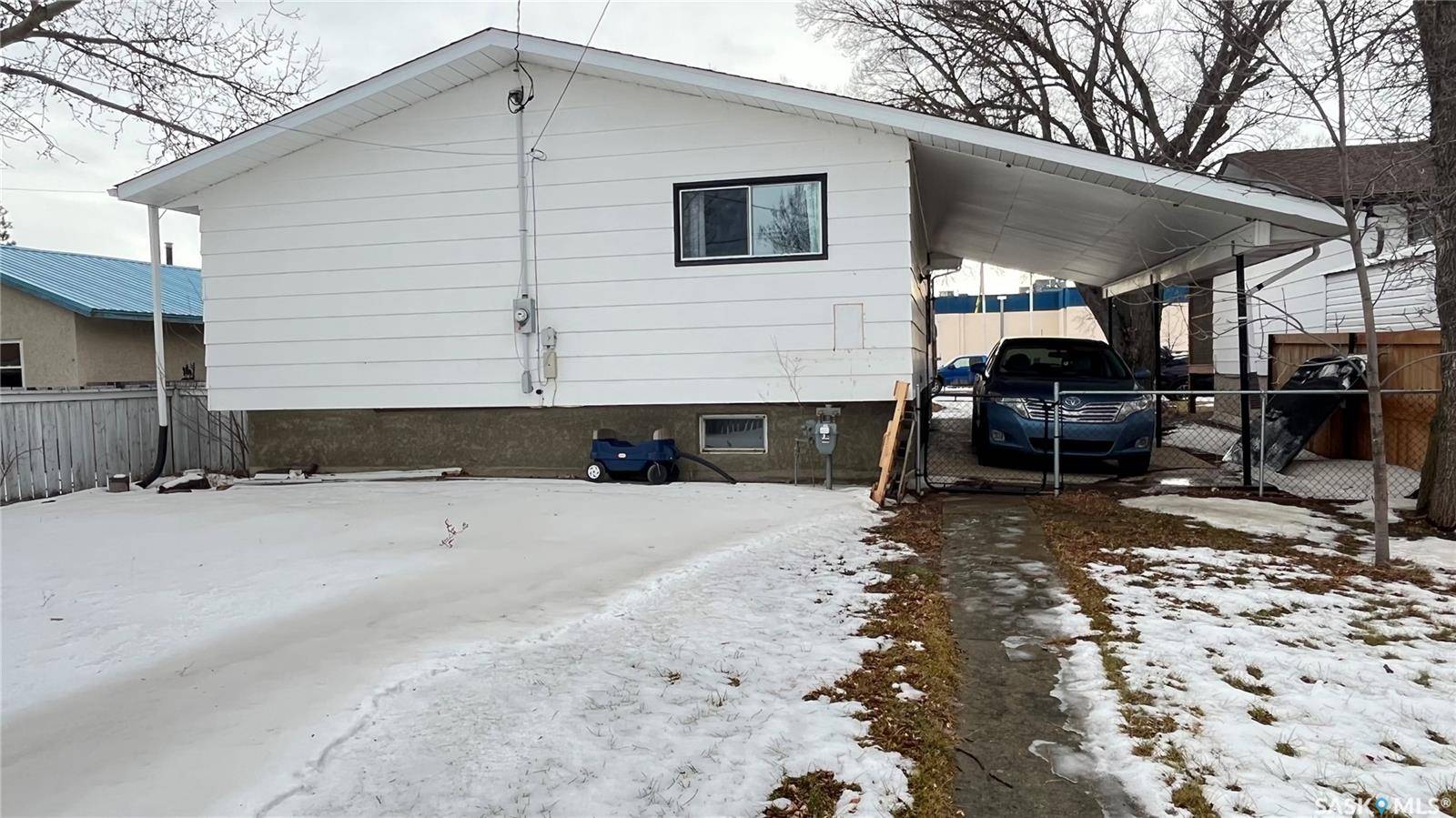 Maple Creek, SK S0N 1N0,310 Louis AVENUE