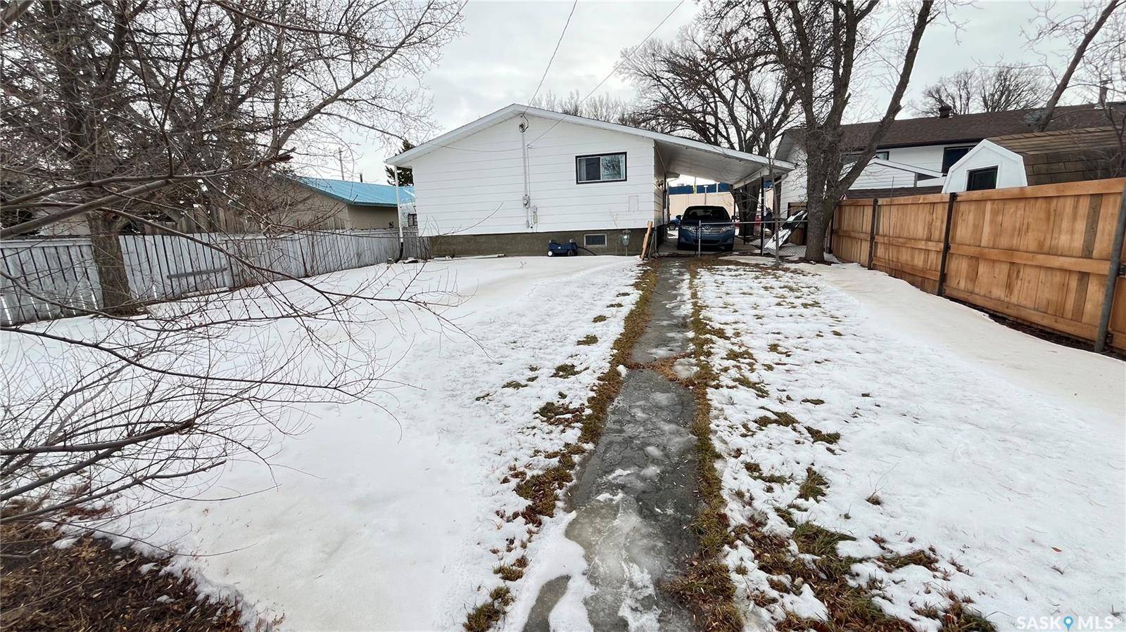 Maple Creek, SK S0N 1N0,310 Louis AVENUE