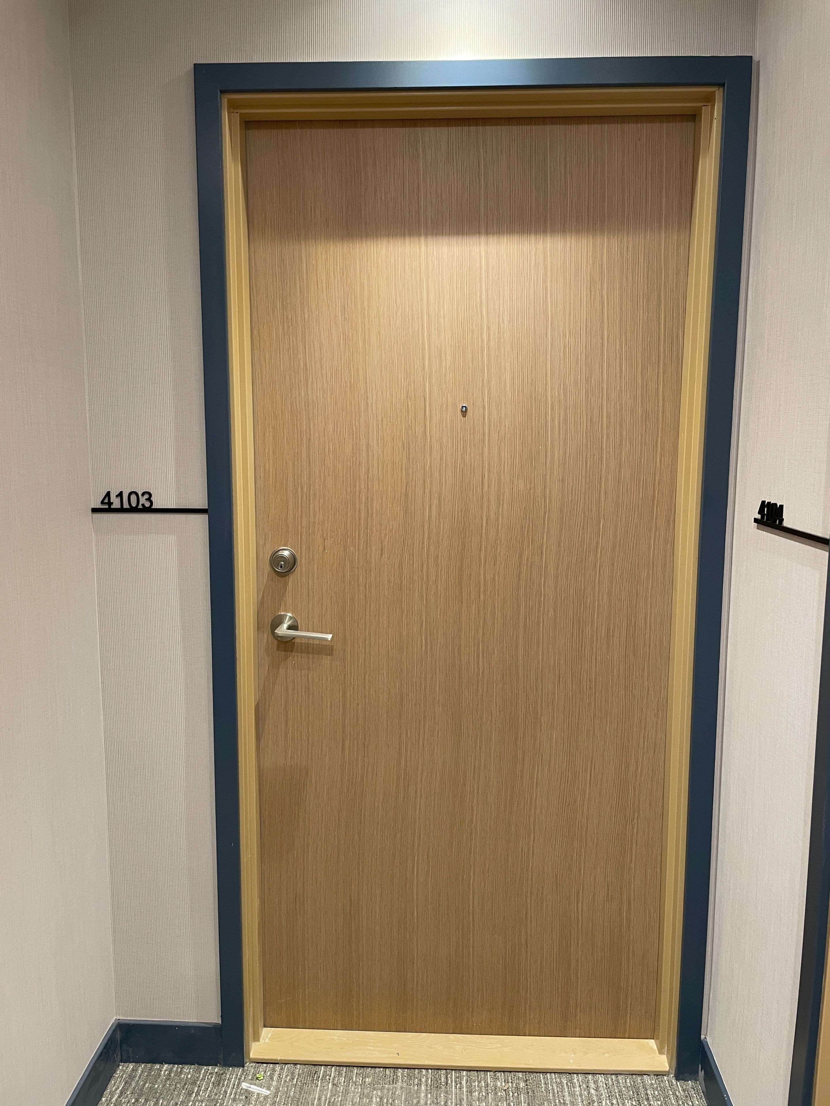 Mississauga, ON L5B 0P6,395 Square One DR #4103