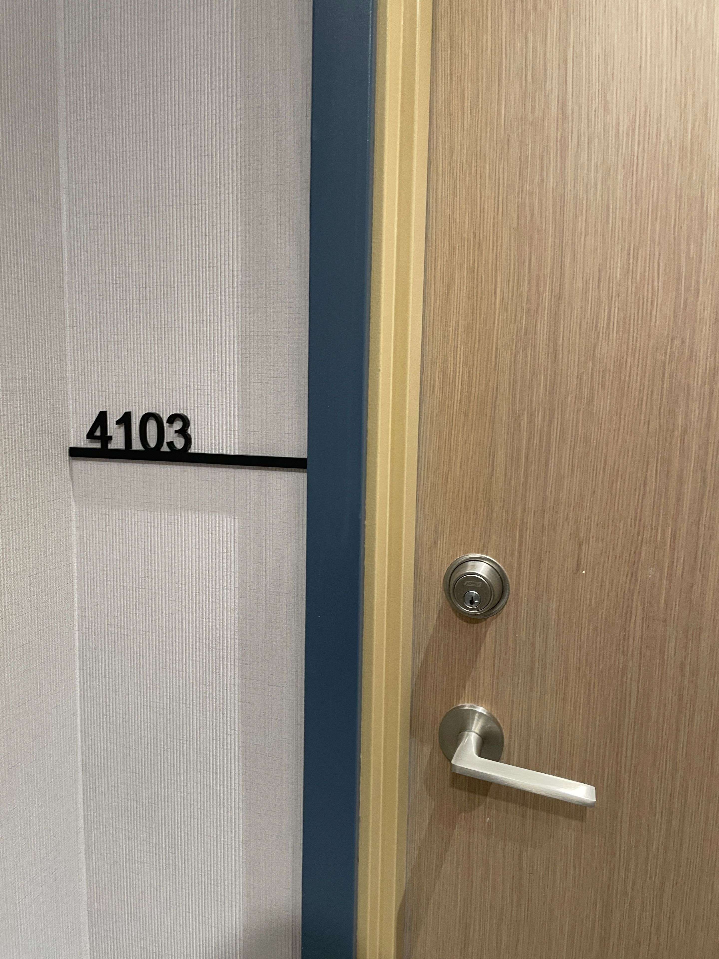 Mississauga, ON L5B 0P6,395 Square One DR #4103