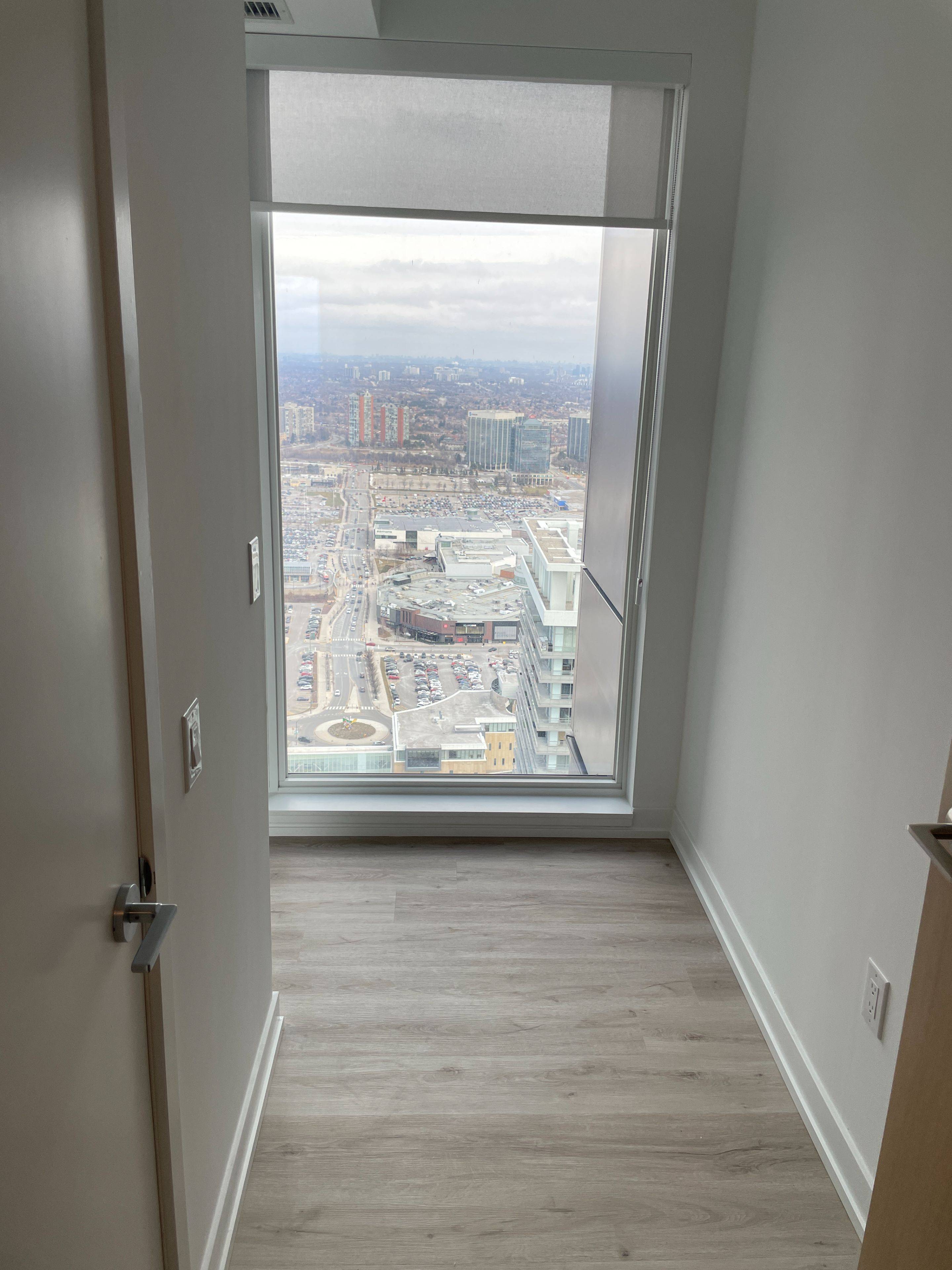 Mississauga, ON L5B 0P6,395 Square One DR #4103