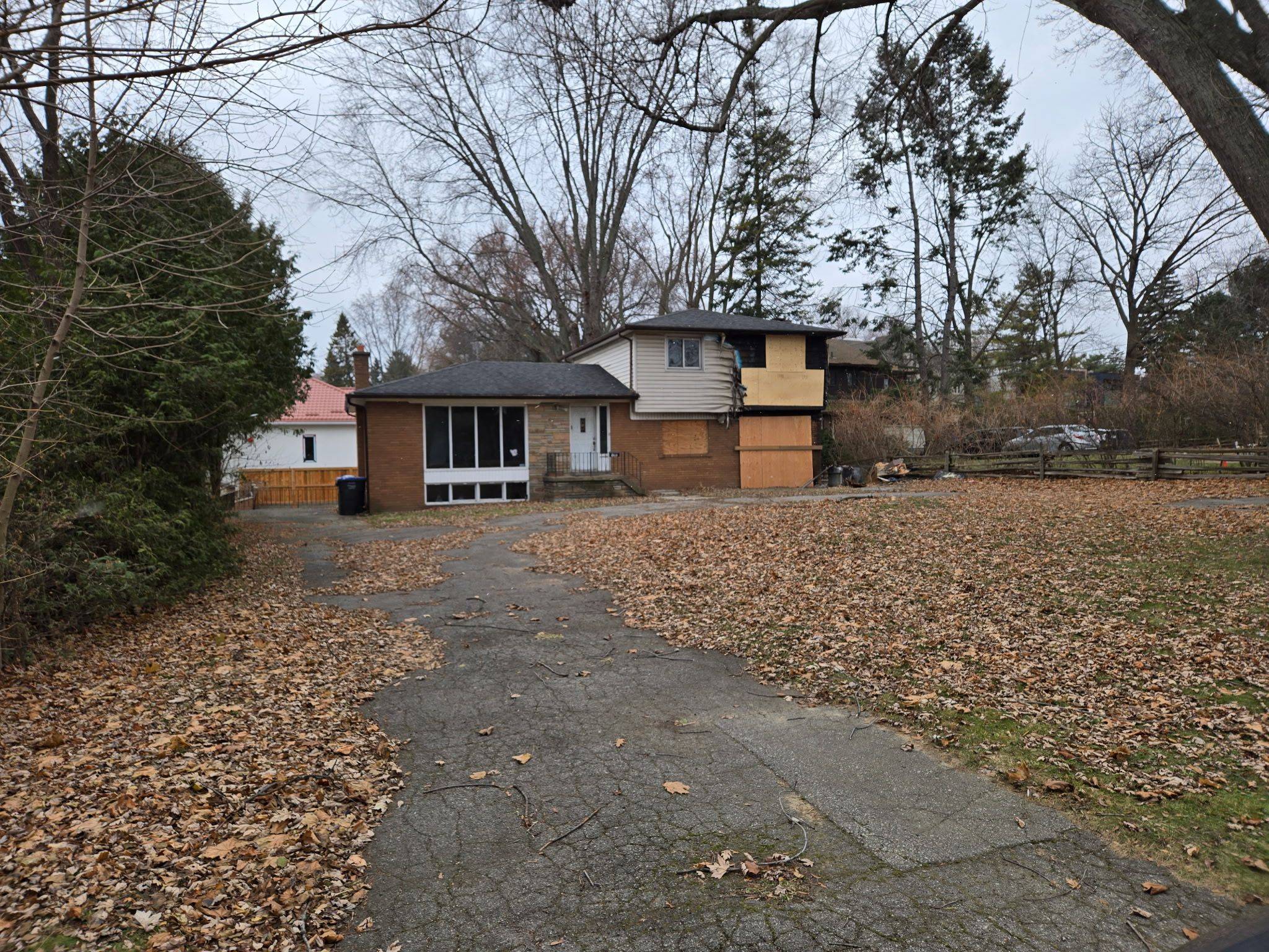 Mississauga, ON L5H 2J2,1152 Mississauga RD