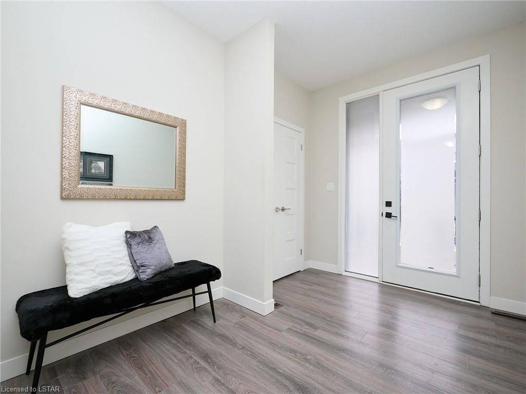 London North, ON N6H 0J7,965 Battery PARK #965