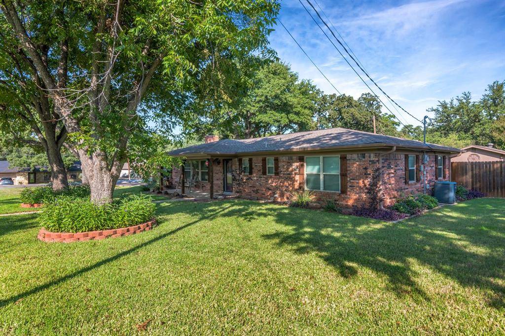 De Cordova, TX 76049,5710 Cortez Drive