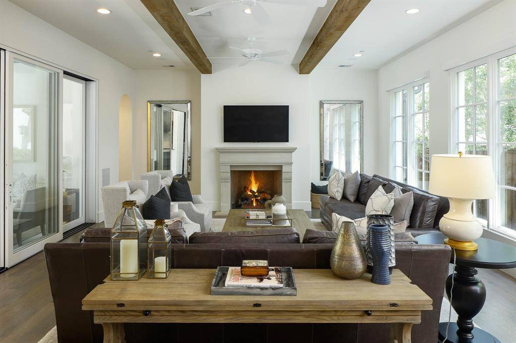 University Park, TX 75225,3205 Caruth Boulevard