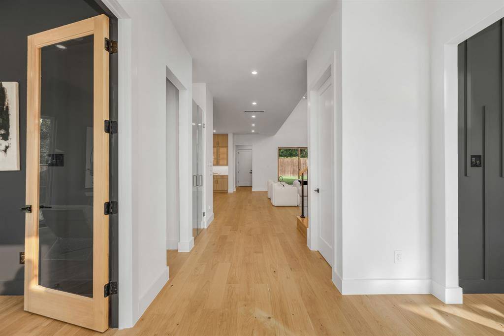 Dallas, TX 75229,3739 Royal Lane