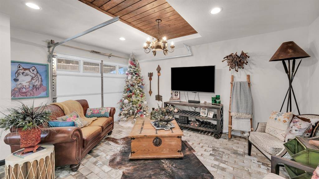 Granbury, TX 76048,506 E Barton Street