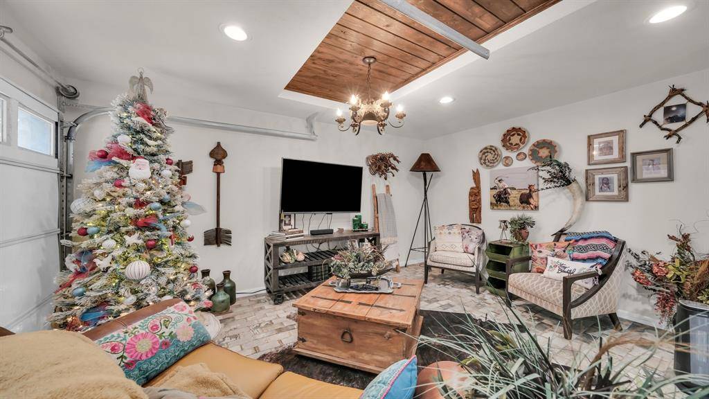 Granbury, TX 76048,506 E Barton Street