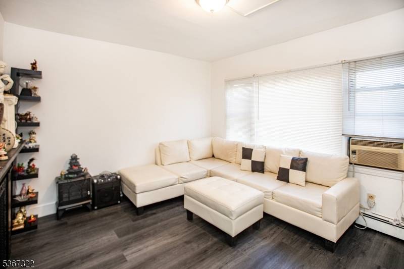 Hawthorne Boro, NJ 07506,50 Westervelt Ave #1