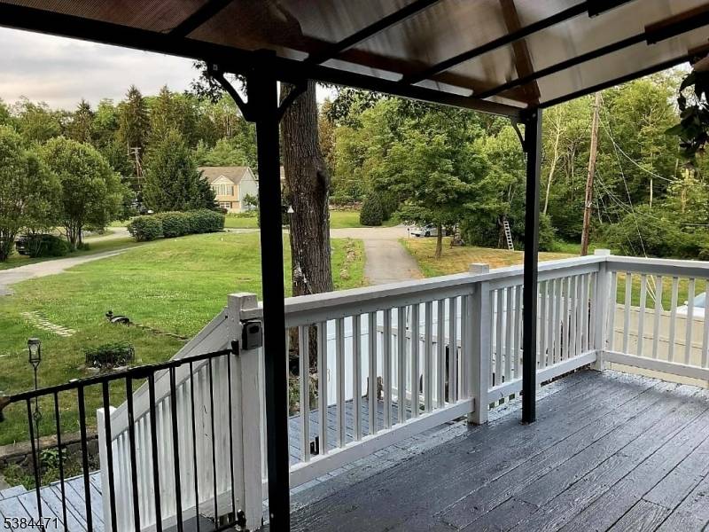 West Milford Twp., NJ 07480,16 Berry Ln