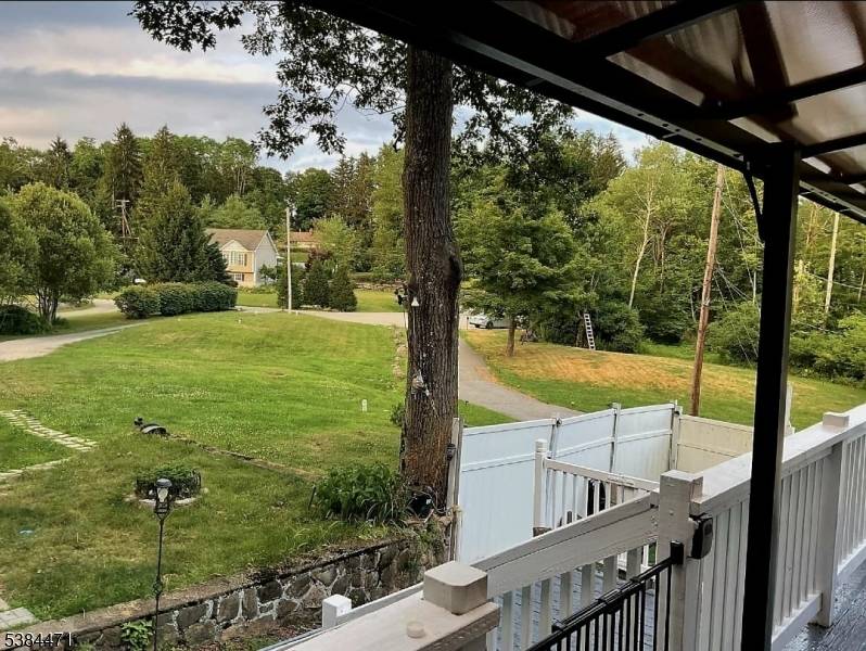 West Milford Twp., NJ 07480,16 Berry Ln