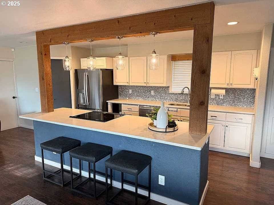 Hermiston, OR 97838,825 W RIDGEWAY AVE