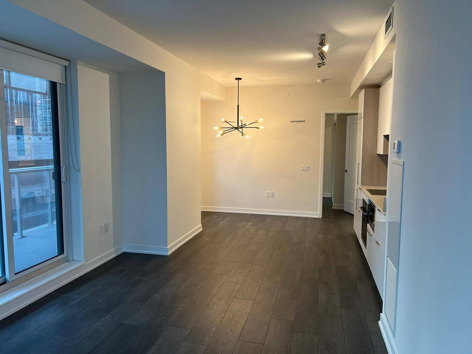 Toronto C08, ON M5E 0E3,28 Freeland ST #1302