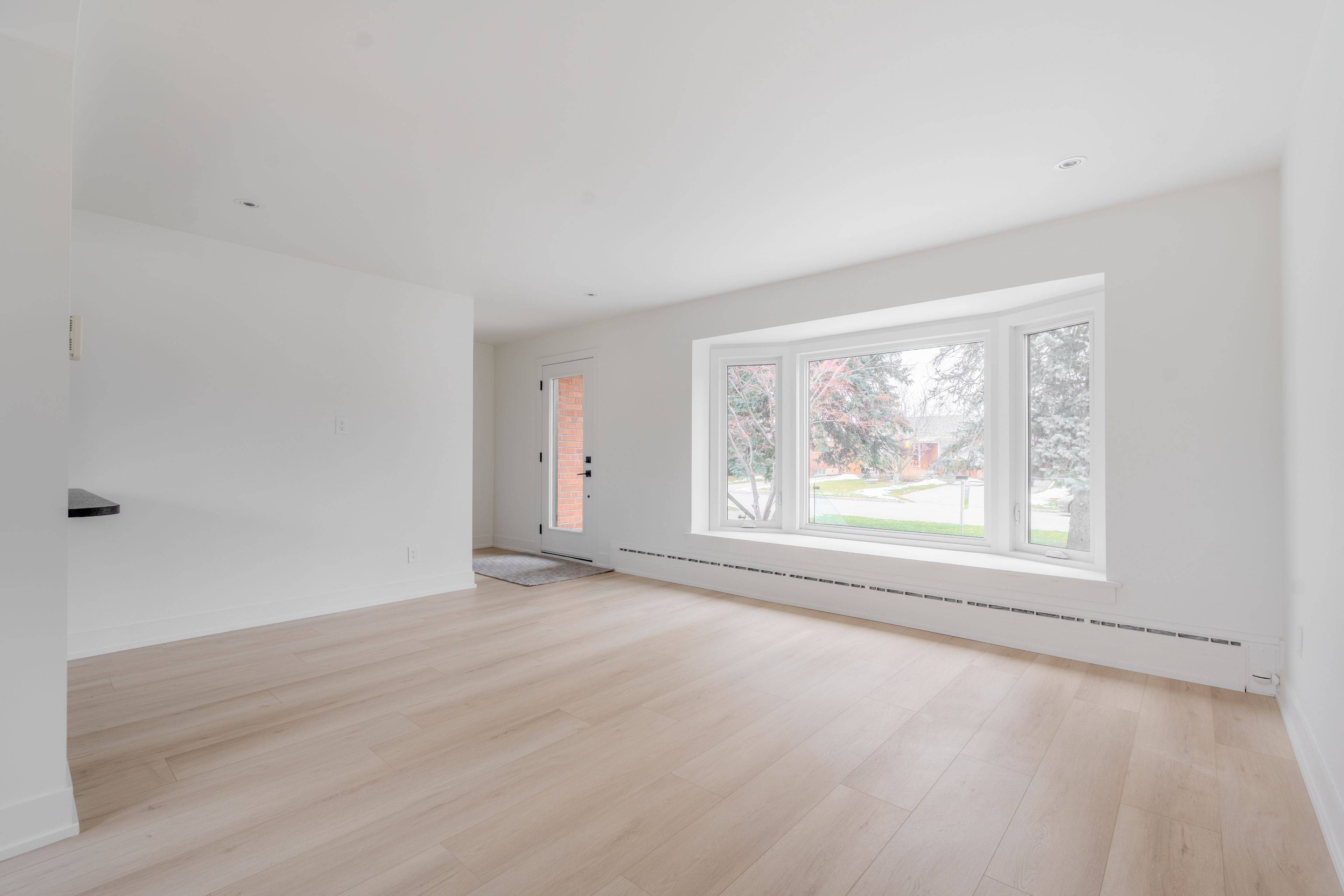 Toronto E04, ON M1R 2X3,44 Robertsfield CRES #Main