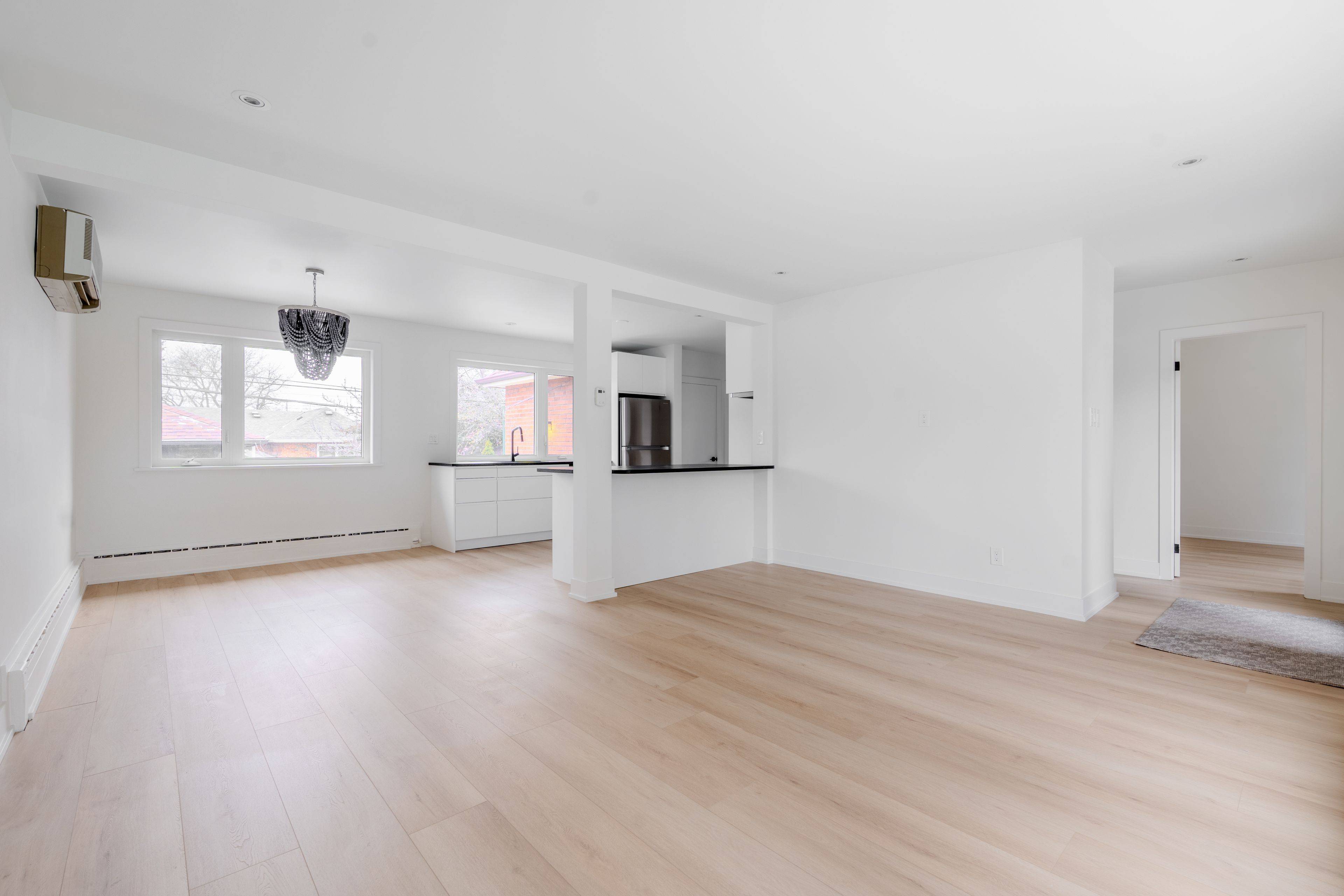 Toronto E04, ON M1R 2X3,44 Robertsfield CRES #Main