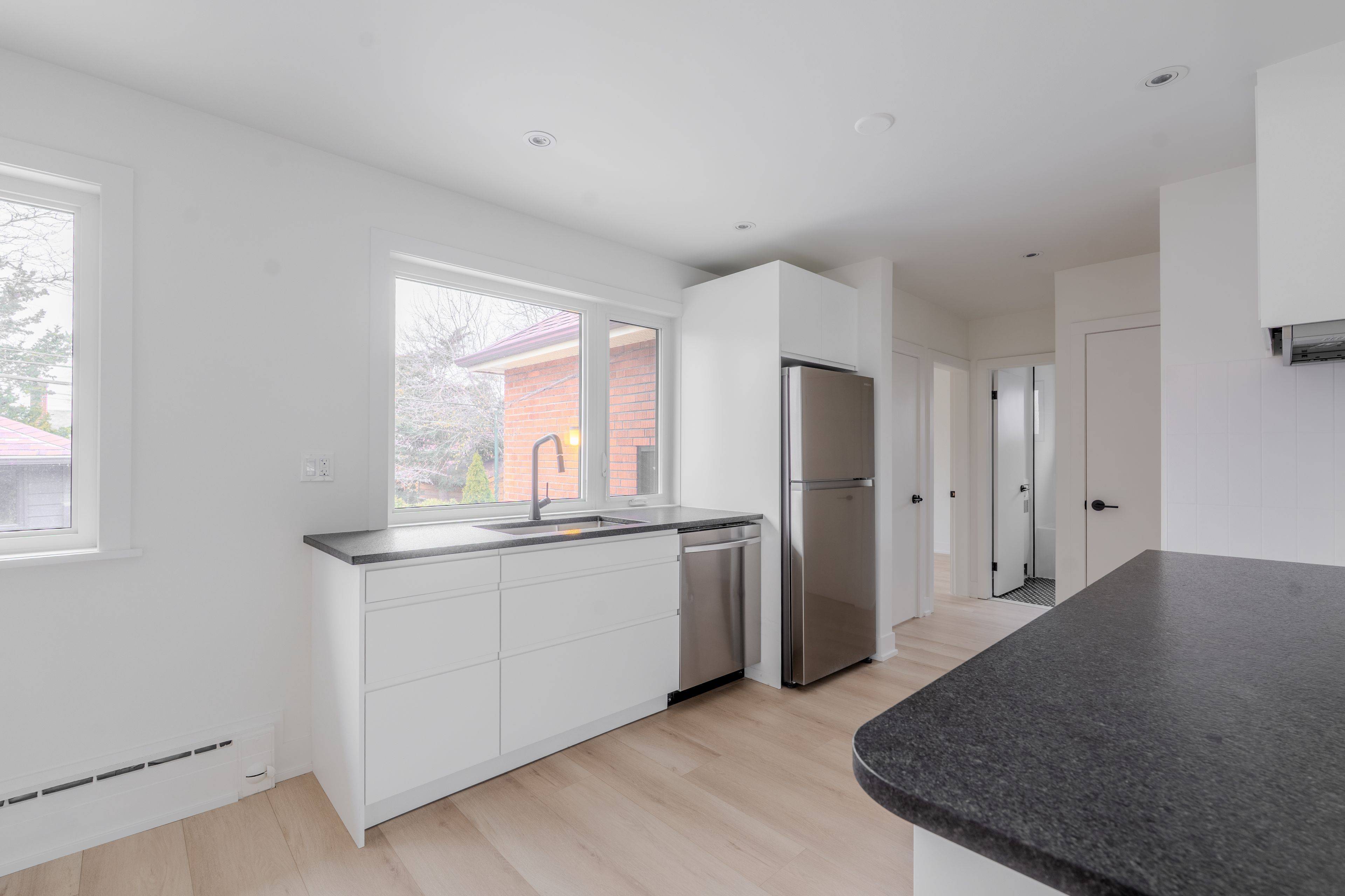 Toronto E04, ON M1R 2X3,44 Robertsfield CRES #Main