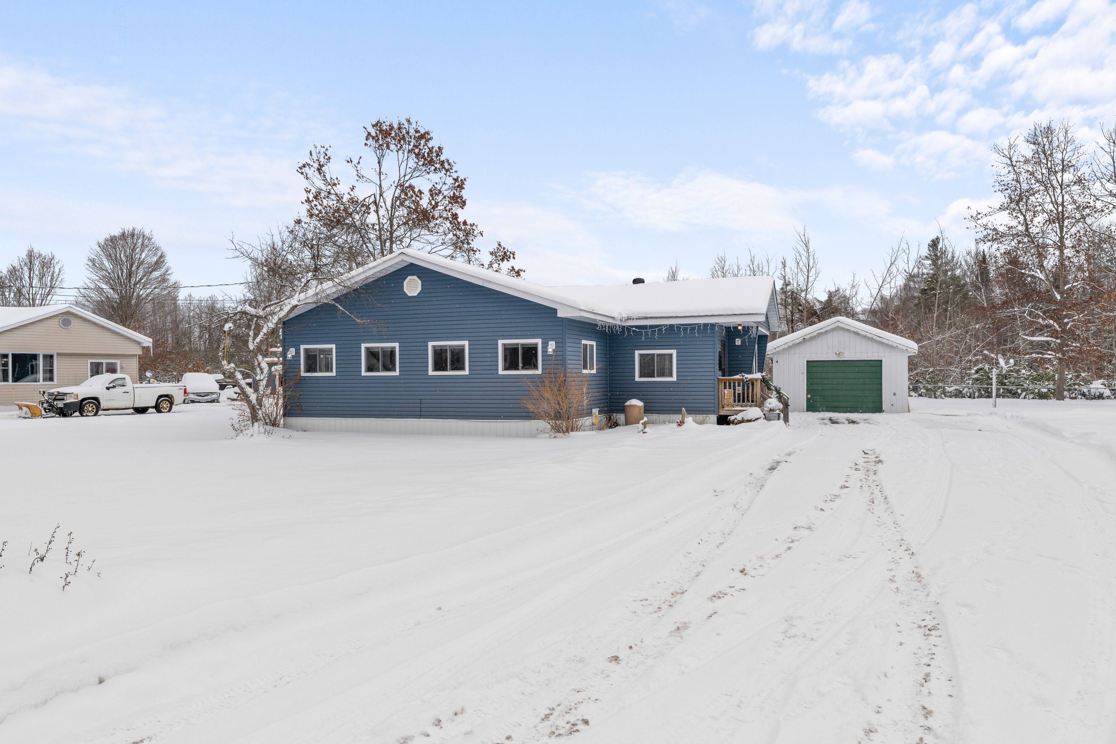 Minden Hills, ON K0M 2K0,1088 Lutterworth Pines RD