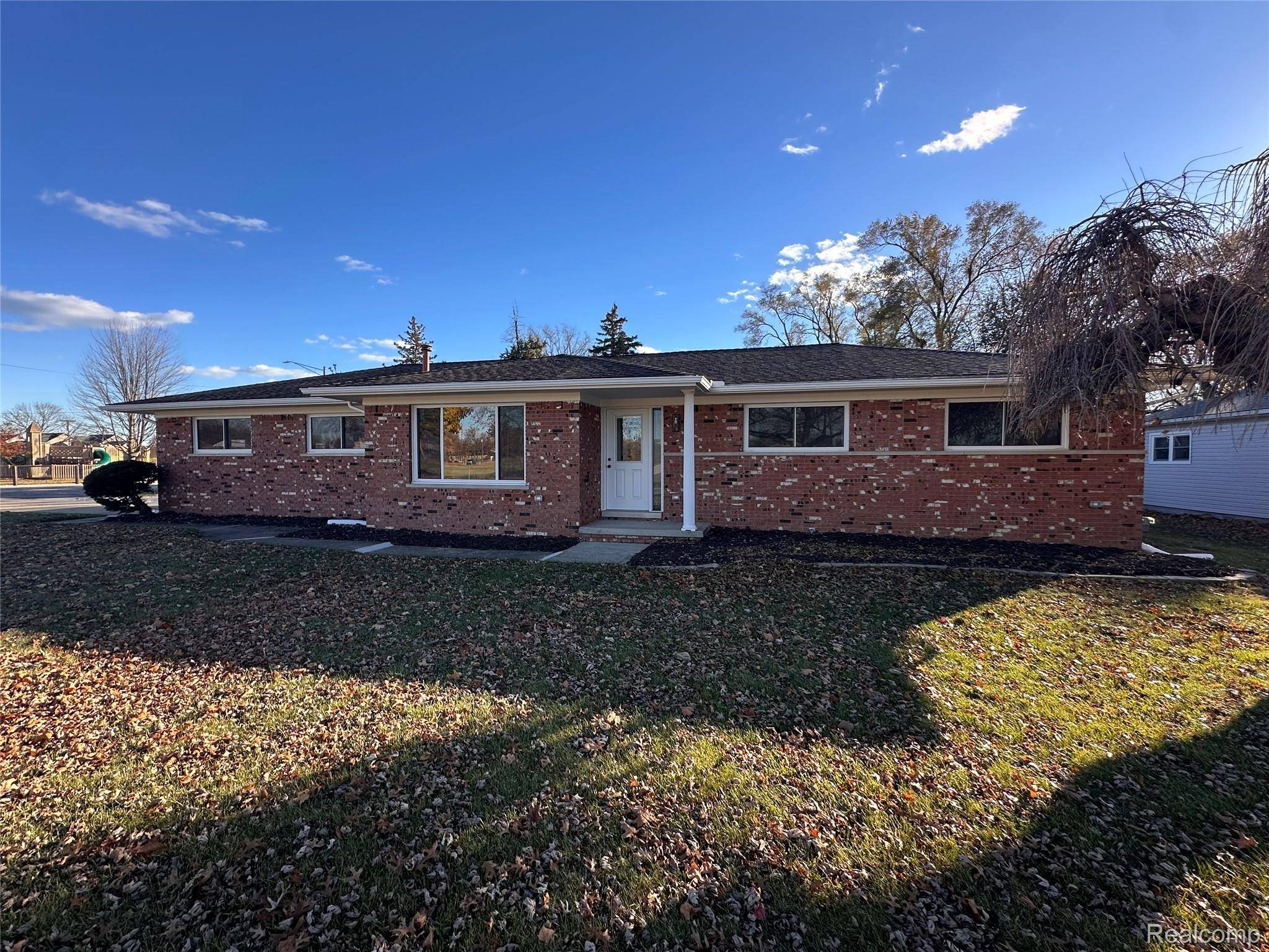 Fraser, MI 48026,16970 Park LN